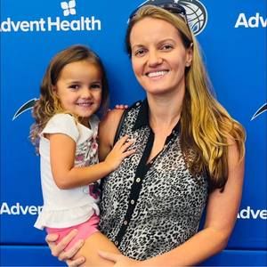 Meet your Posher, Lora